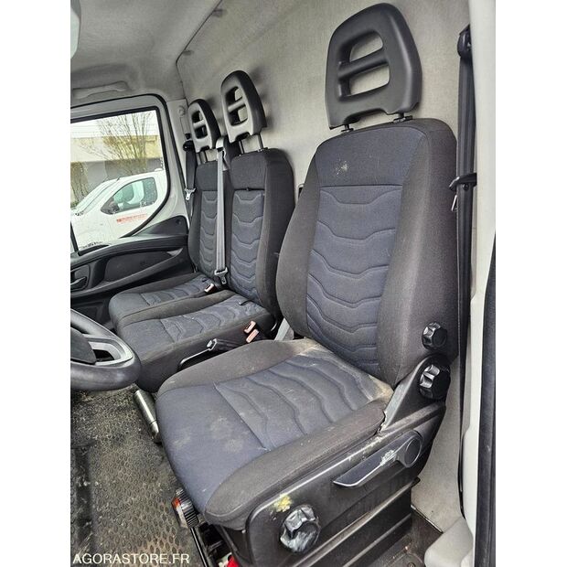 2018 Iveco 35C18-45672673