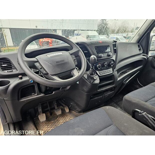2018 Iveco 35C18-45672675