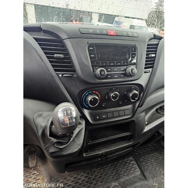 2018 Iveco 35C18-45672678