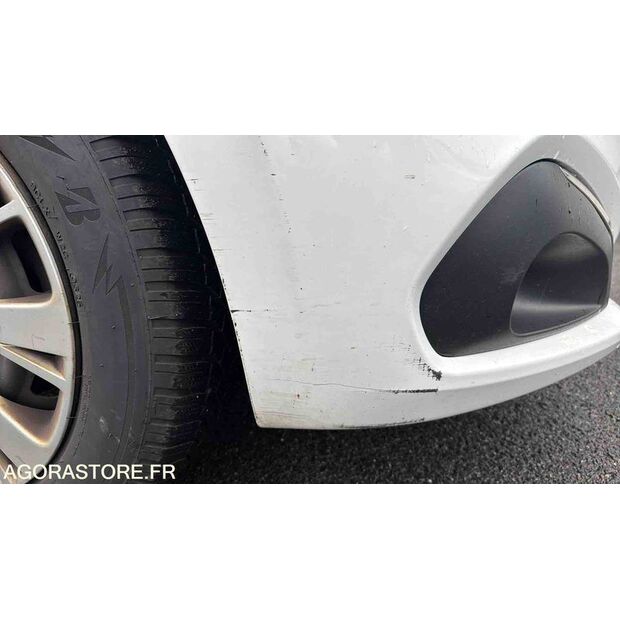 2019 Peugeot 208-45672738