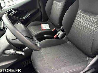 2019-peugeot-208-1426277-45672745