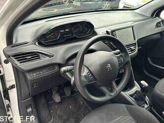 2019-peugeot-208-1426277-45672747