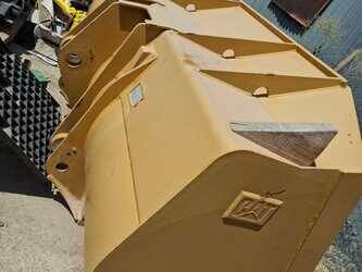 صورة ل مرفقات 2018 كاتربيلر 966H