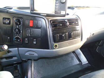 2010-mercedes-benz-axor-1829-1405554-45673172