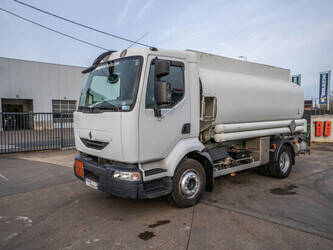 صورة ل ناقلات النفط 2000 رينو MIDLUM 220