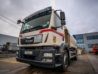 2015-man-tgm-18-290-1426302-45673896