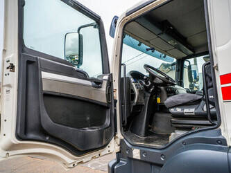 2015-man-tgm-18-290-1426302-45673902