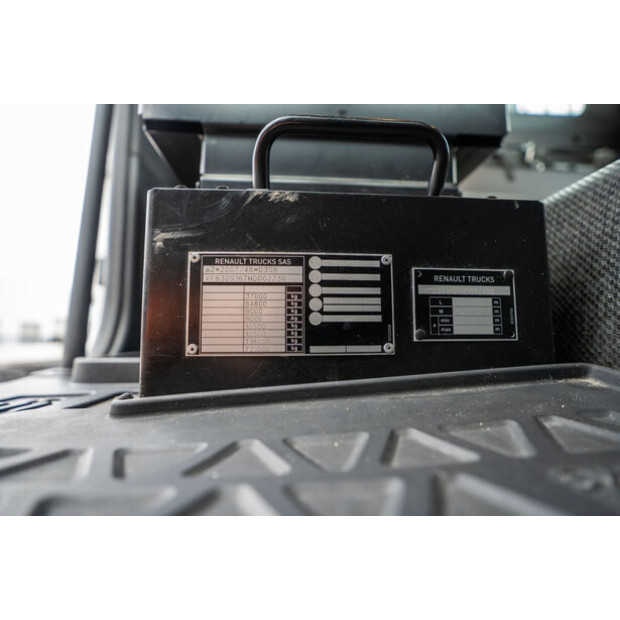 2017 رينو C430-45674348