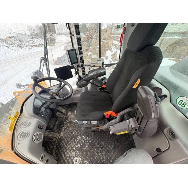 2022 Volvo L120H-45682743