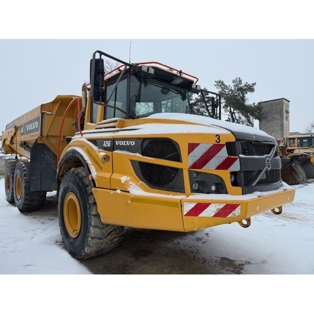 2019 فولفو A25G-45682869