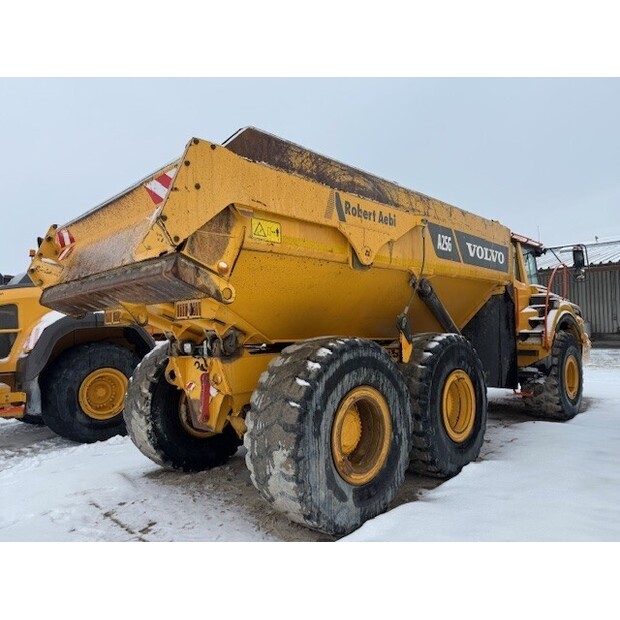 2019 فولفو A25G-45682870