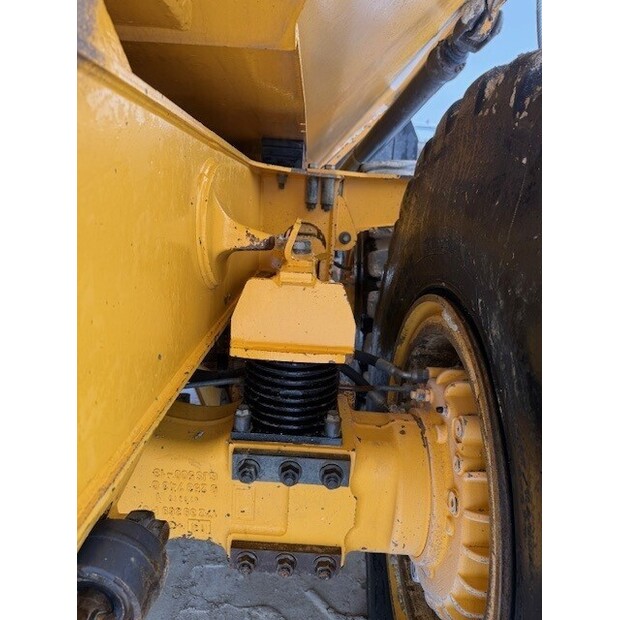 2019 فولفو A25G-45682875