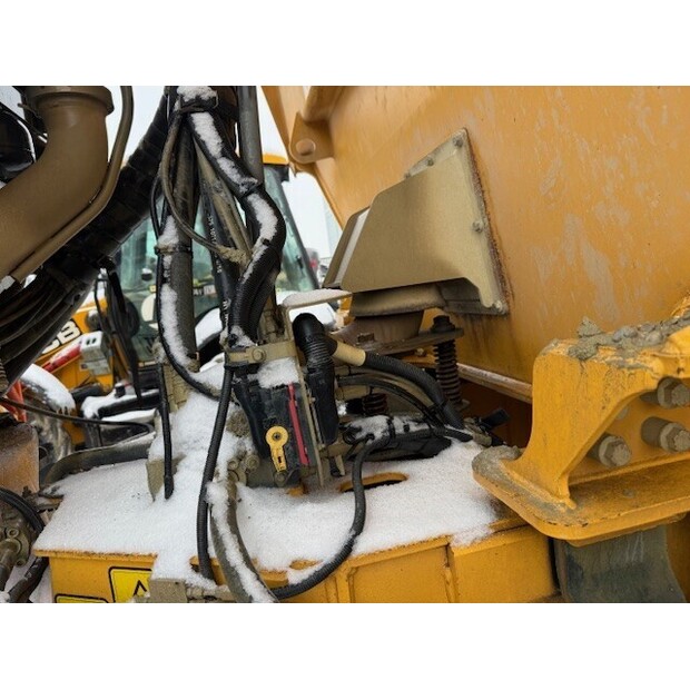 2019 فولفو A25G-45682877