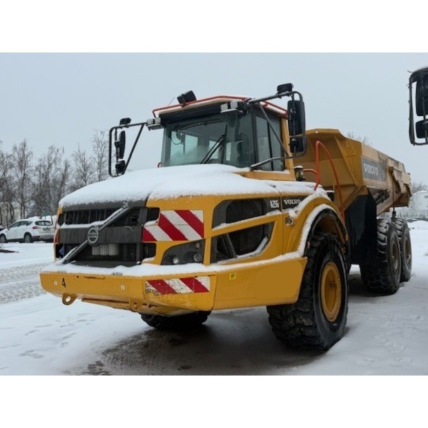 2018 فولفو A25G-45682887