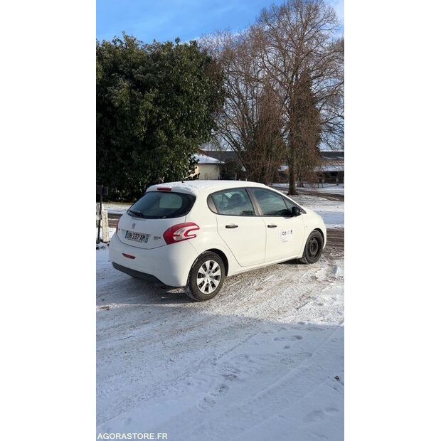 2015 Peugeot 208-45688367