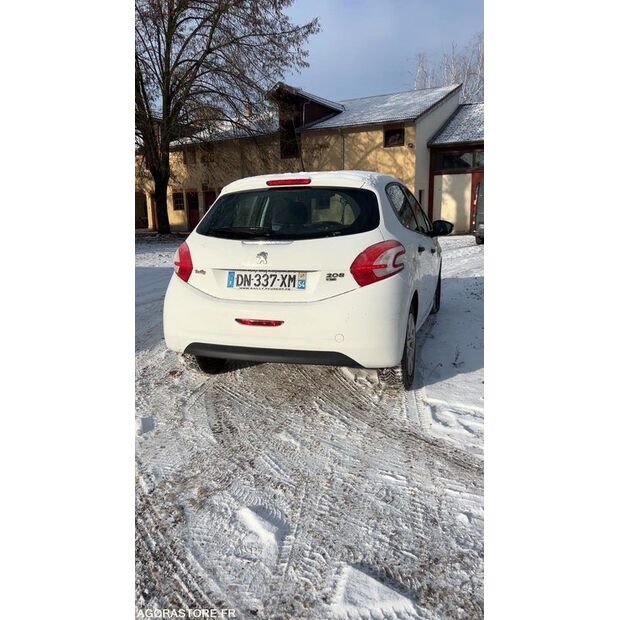 2015 Peugeot 208-45688369