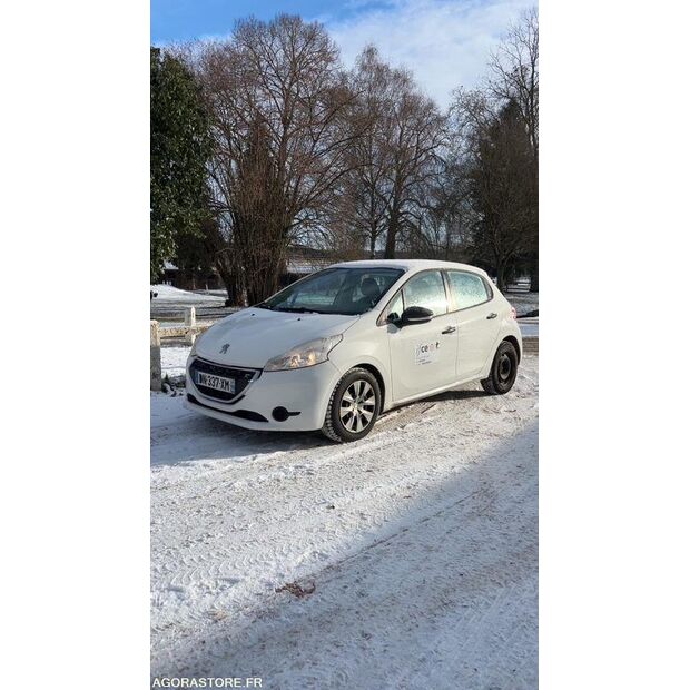 2015 Peugeot 208-45688370