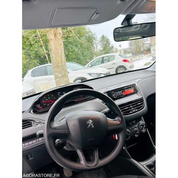 2015 Peugeot 208-45688384