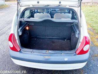 2005-renault-clio-1426417-45688512