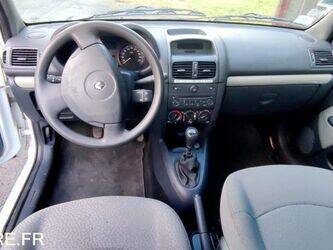 2005-renault-clio-1426417-45688513