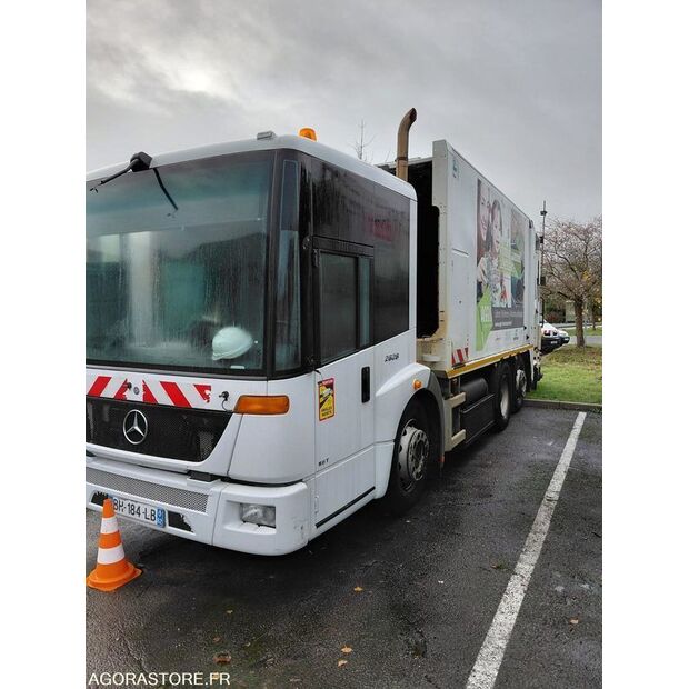 2011 Mercedes-Benz Econic-45688515