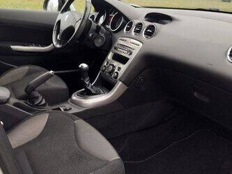 2010-peugeot-308-1426421-45688537