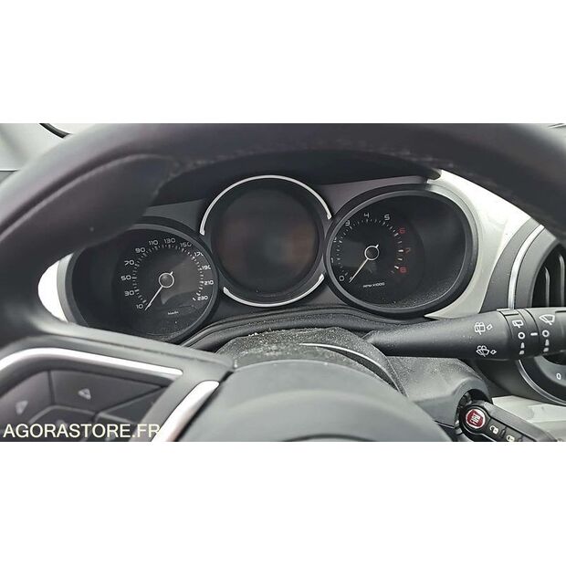 2017 Fiat 500-45688588