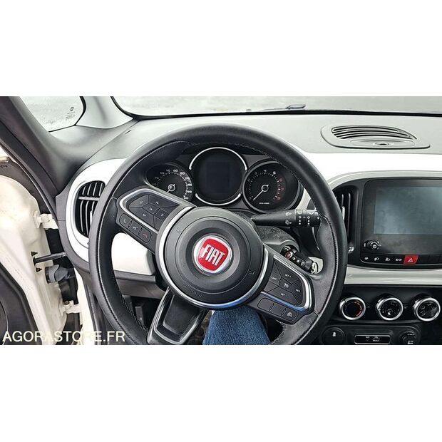 2017 Fiat 500-45688589