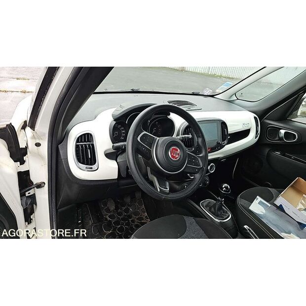 2017 Fiat 500-45688593