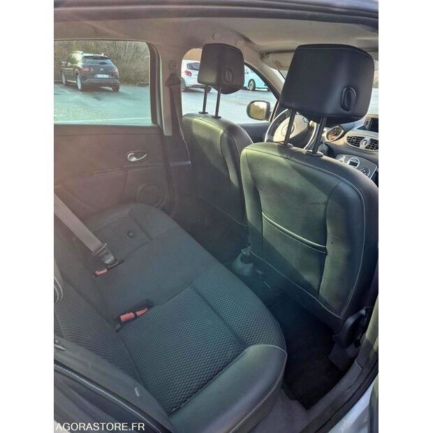 2011 Renault Clio-45688715