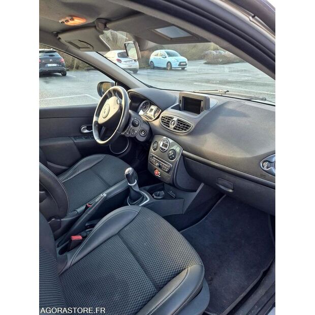 2011 Renault Clio-45688716