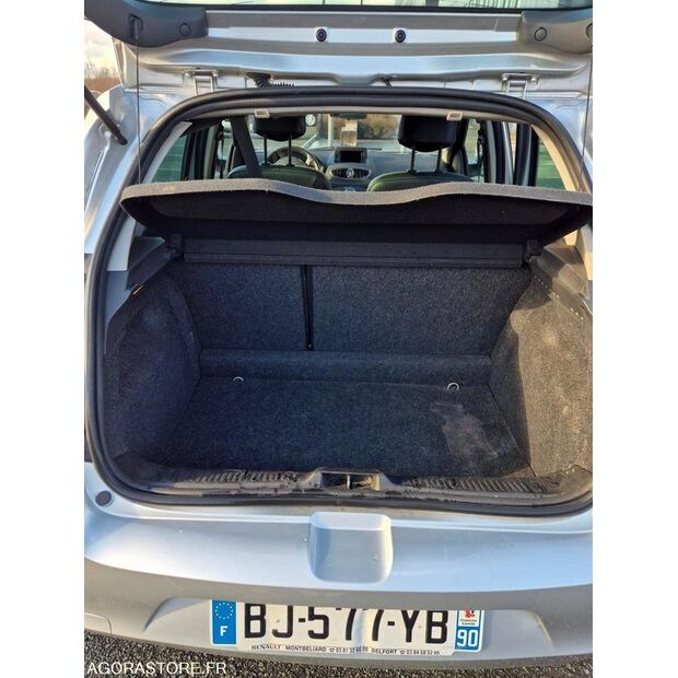 2011 Renault Clio-45688717