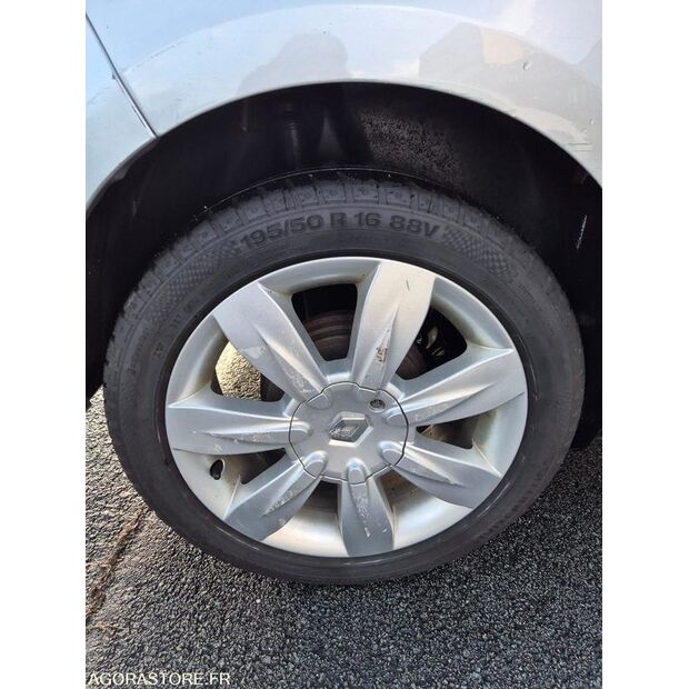 2011 Renault Clio-45688718