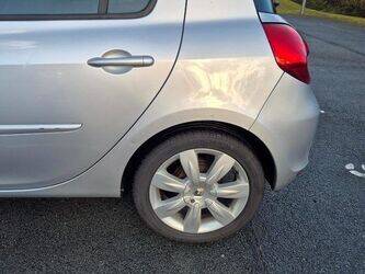 2011-renault-clio-1426439-45688719