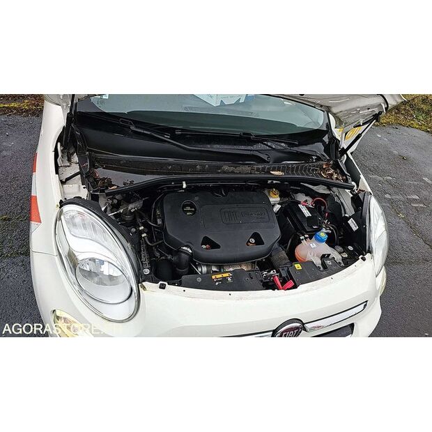 2017 Fiat 500-45688739