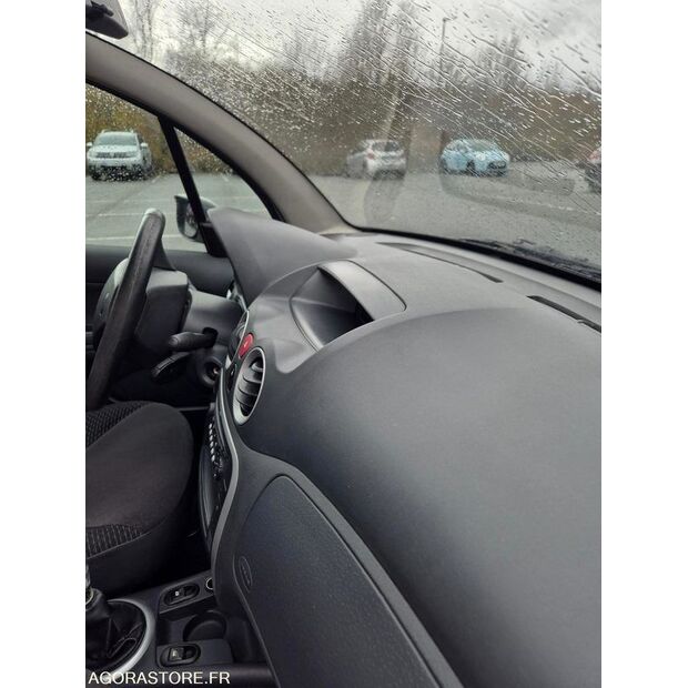 2009 سيتروين C3-45688789