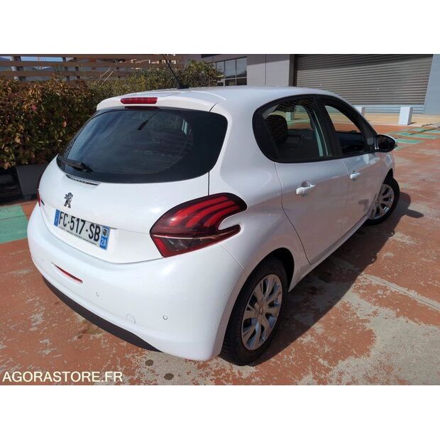 2018 بيجو 208-45688930