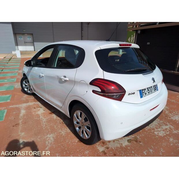 2018 بيجو 208-45688932