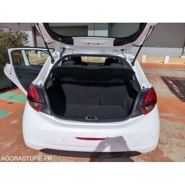 2018 بيجو 208-45688935