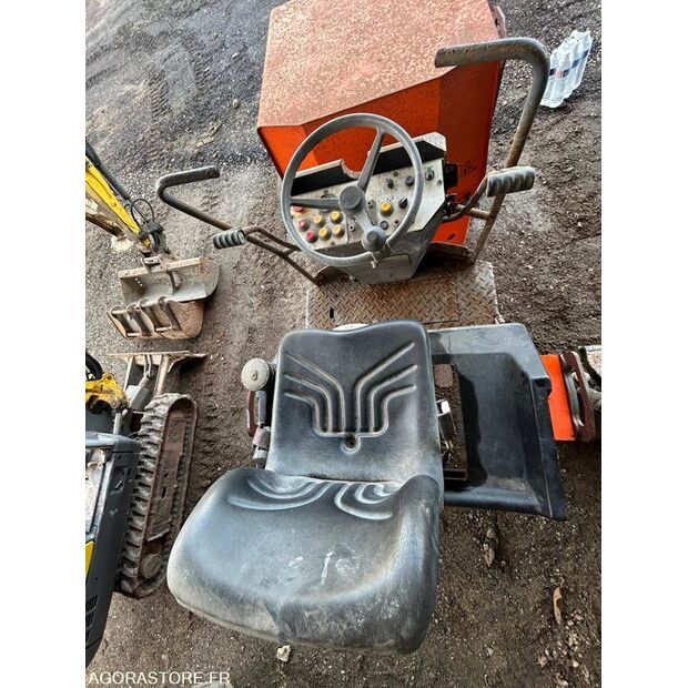 2005 هام HD 12-45688947