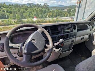 2005-renault-mascott-1426468-45688989