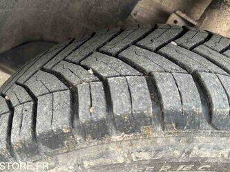 2013-renault-clio-1426234-45689073