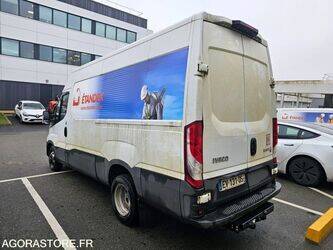 2018-iveco-35c18-45689186