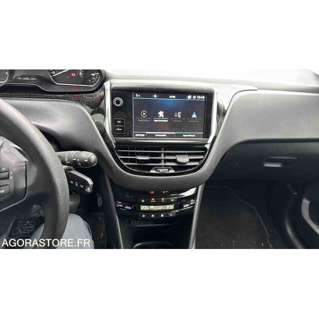 2019 Peugeot 208-45689232