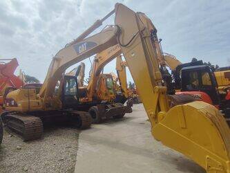 صورة ل حفارات مجنزرة 2020 كاتربيلر 320CL