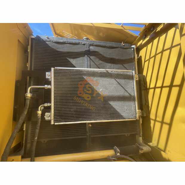 2021 Caterpillar 320C-45689373