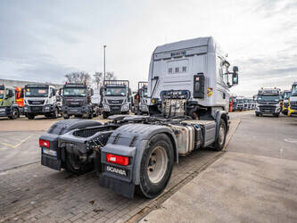 2015-scania-r520-1426487-45689693