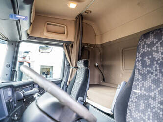 2015-scania-r520-1426487-45689699