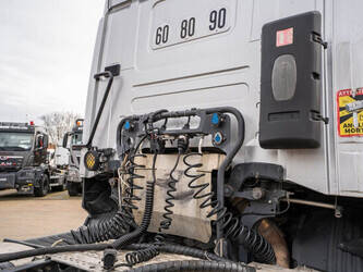 2015-scania-r520-1426487-45689702