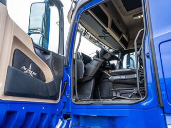 2020-mercedes-benz-actros-2663-1426488-45689721